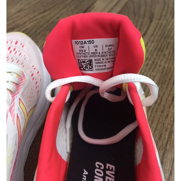 Asics Women's Gel-Excite 6 White Orange 1012A150 Running Shoes Size 6 EUC Mint - Picture 5 of 9